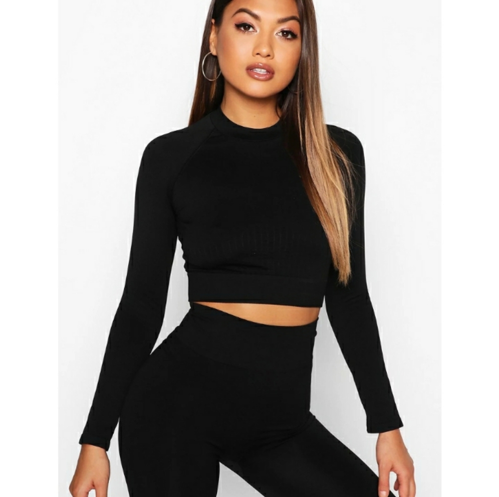 Seamless fit crop top and highwaisted leggings set